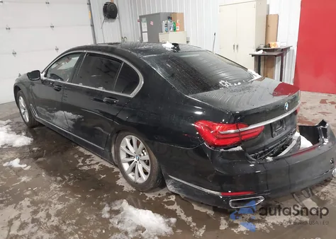 2017 BMW 740I z USA, uszkodzony, nr VIN WBA7E2C3XHG741225